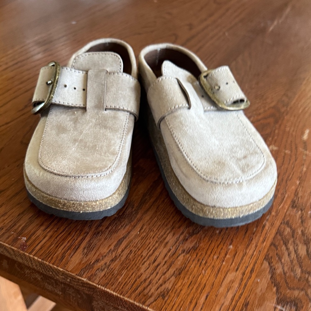White Mountain Light Gray Suede Slip-On Loafers size 6 - Picture 7 of 7